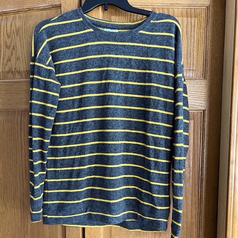 Maurices sweater